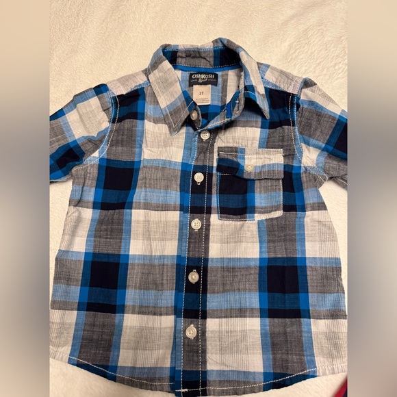 Bundle Of 2 Boys Button Down Collar Shirts Size 2T And 2-3 Years - Picture 2 of 5
